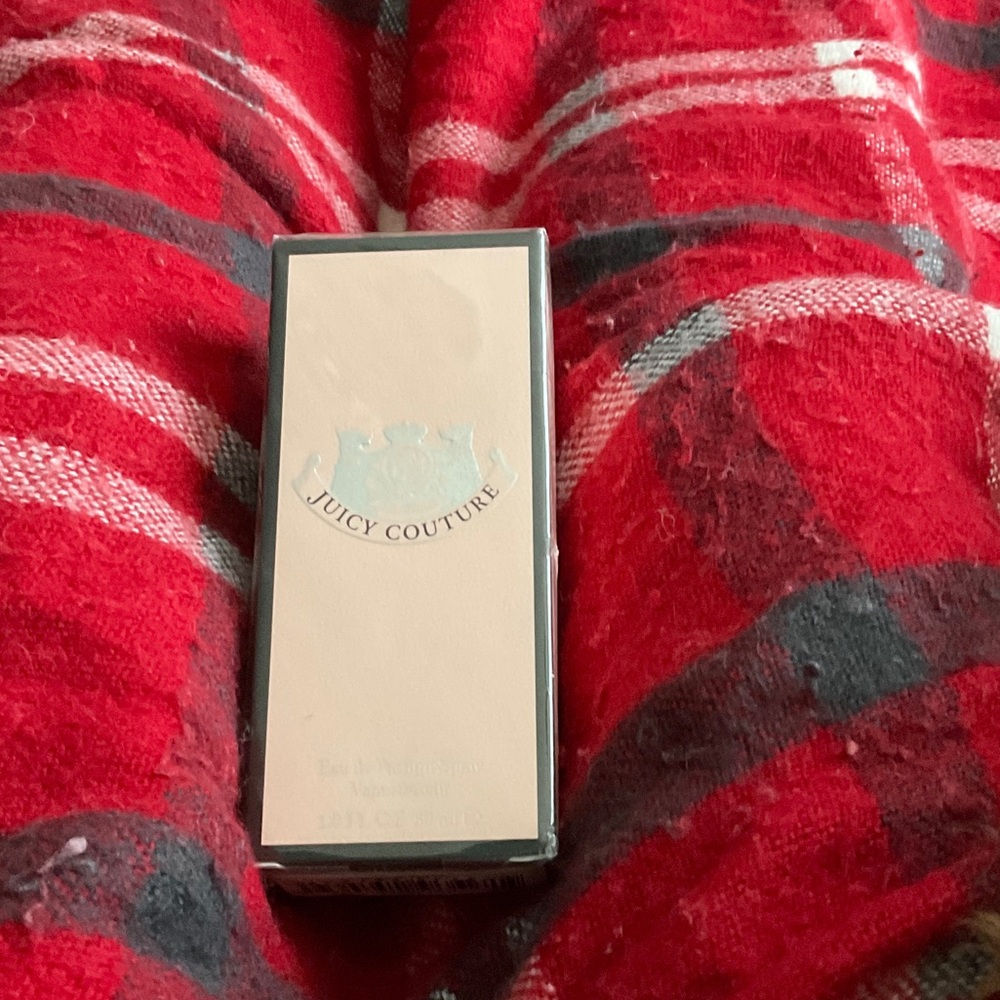 Juicy Couture eau de parfum NEW IN SEALED PLASTIC & BOX 1.0 oz
